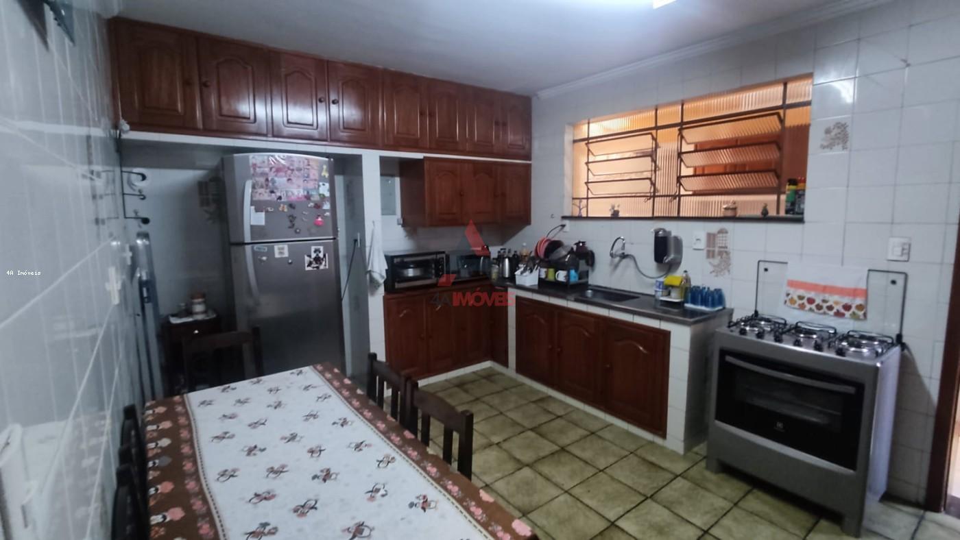 Casa à venda com 5 quartos, 300m² - Foto 15
