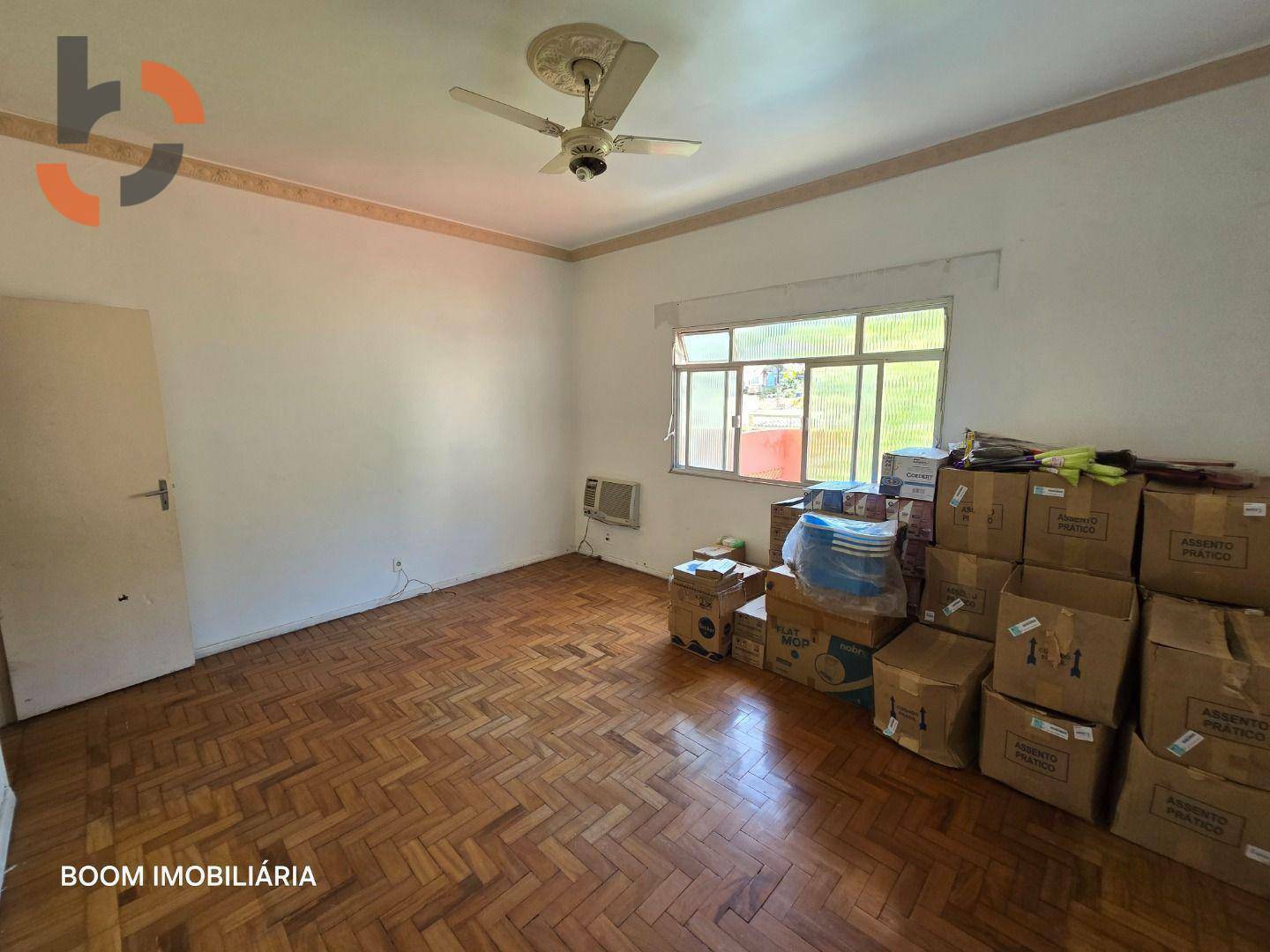 Casa à venda com 4 quartos, 216m² - Foto 4