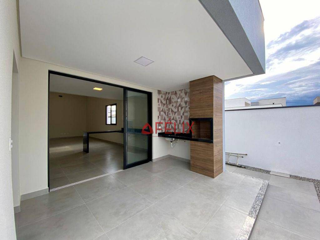 Casa de Condomínio à venda com 3 quartos, 162m² - Foto 4