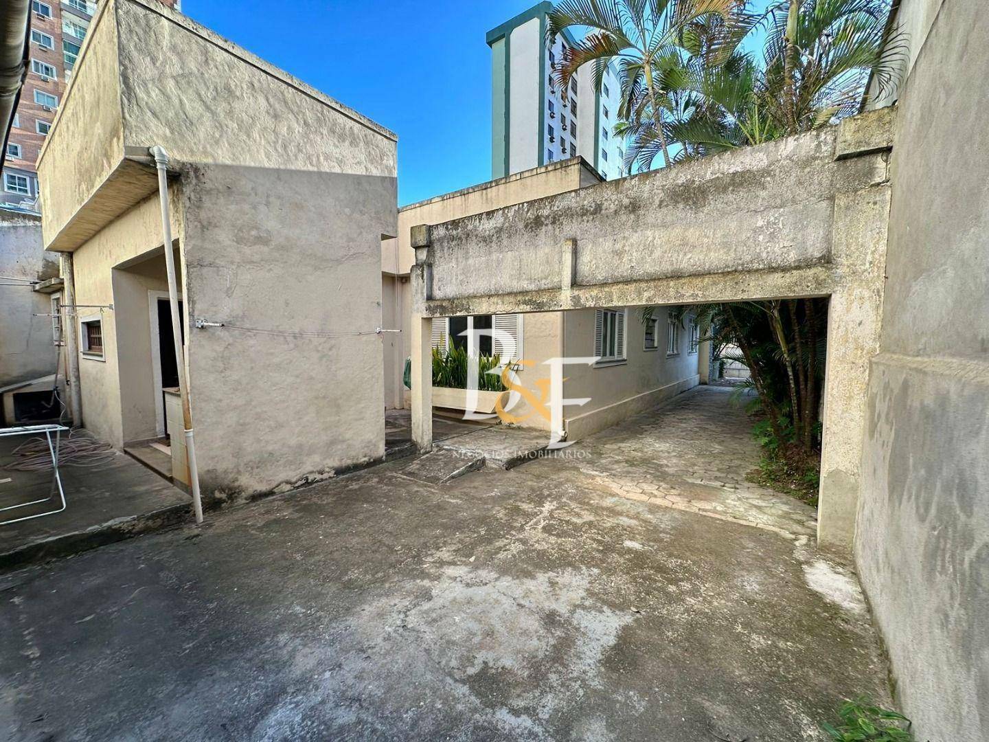 Casa para alugar com 3 quartos, 457M2 - Foto 4