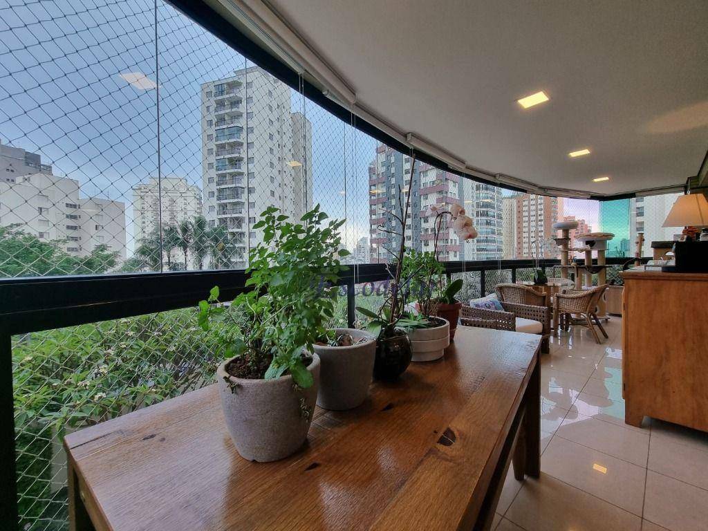 Apartamento à venda com 4 quartos, 226m² - Foto 9