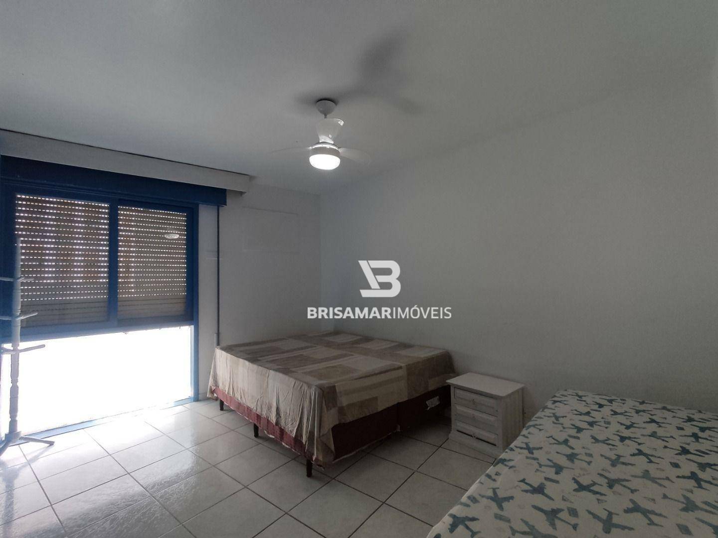 Apartamento para alugar com 3 quartos, 130m² - Foto 12