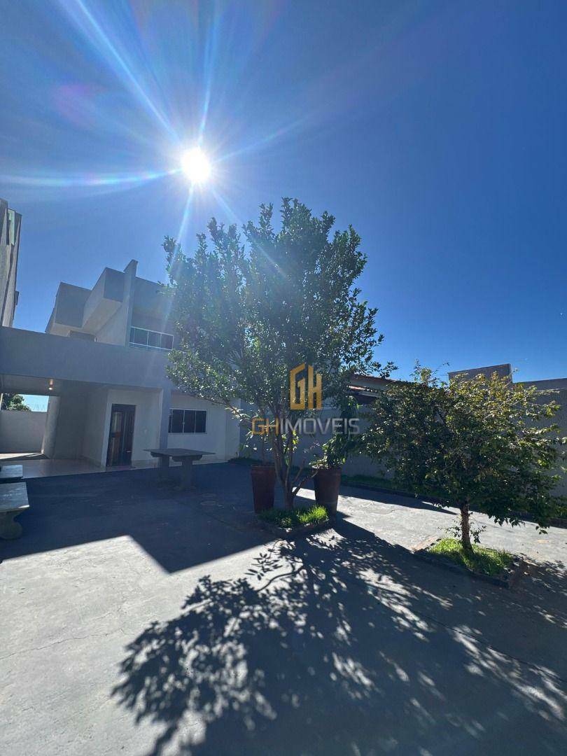 Sobrado à venda com 3 quartos, 124m² - Foto 1