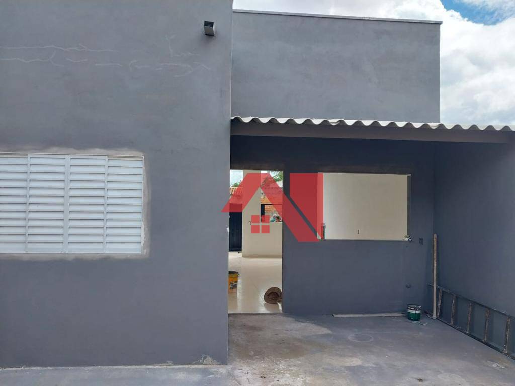 Casa à venda com 2 quartos, 49m² - Foto 1