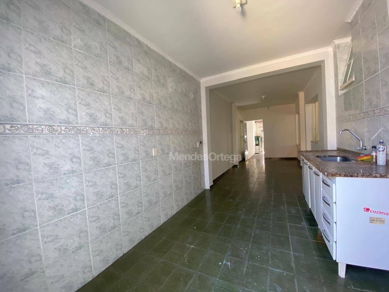 Casa para alugar com 3 quartos, 255m² - Foto 39