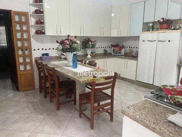 Sobrado à venda com 3 quartos, 180m² - Foto 1