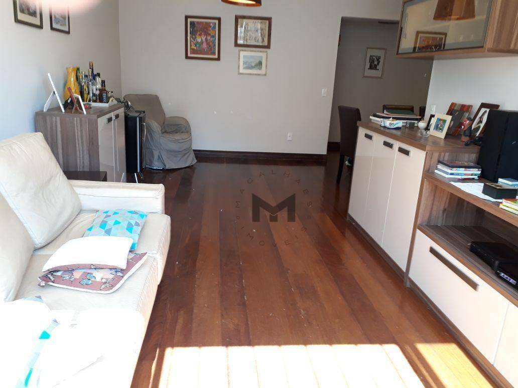 Apartamento à venda com 3 quartos, 130m² - Foto 1