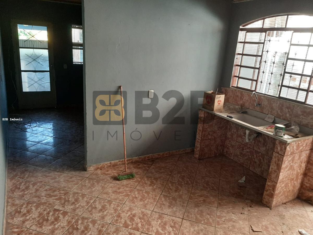 Casa à venda com 2 quartos, 125m² - Foto 12