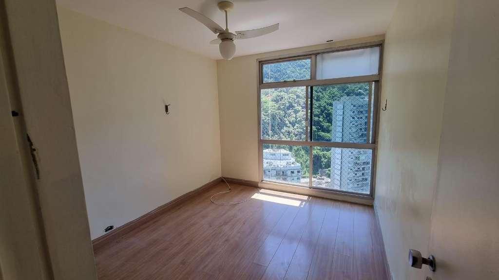 Apartamento à venda com 4 quartos, 188m² - Foto 9