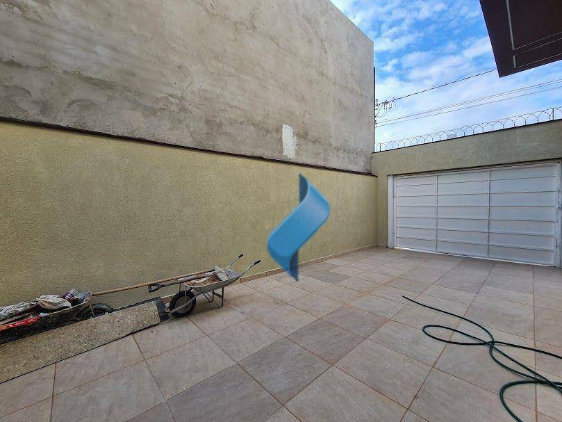 Casa para alugar com 5 quartos, 250m² - Foto 3