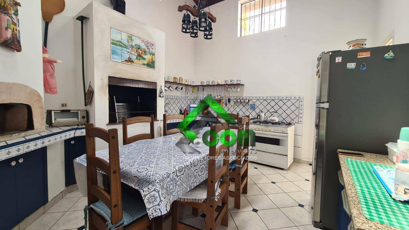 Casa à venda com 3 quartos, 240m² - Foto 18