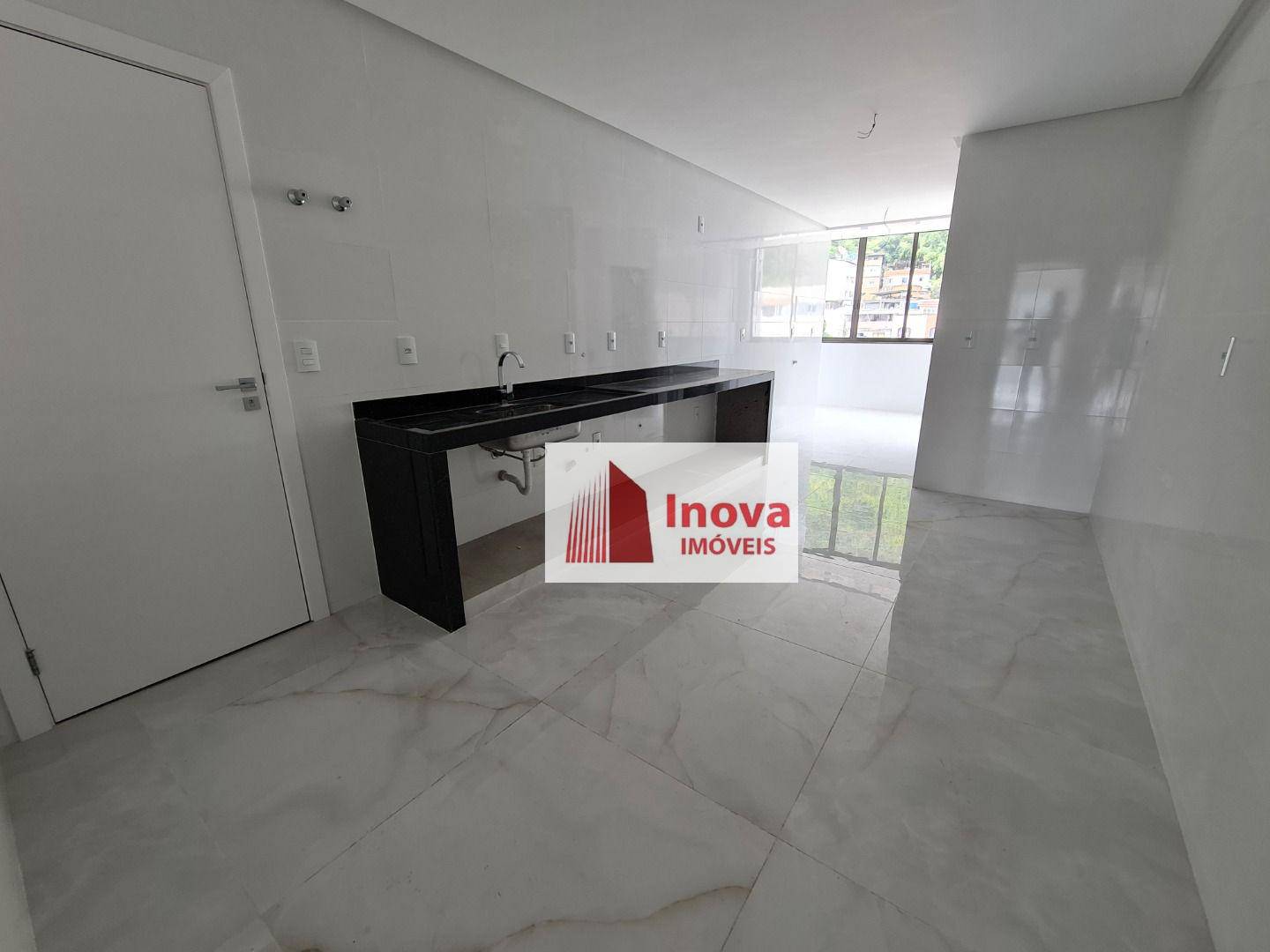 Apartamento à venda com 4 quartos, 225m² - Foto 28