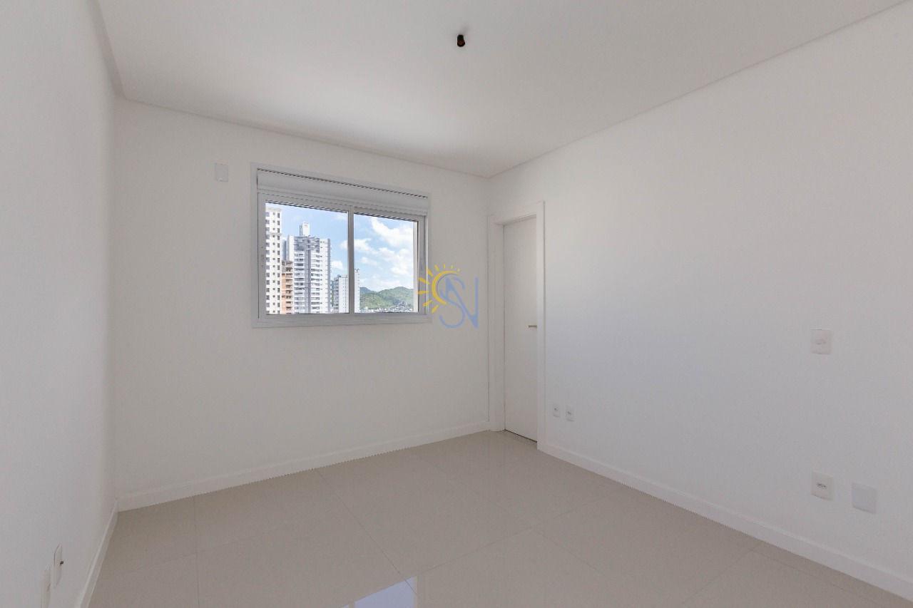 Apartamento à venda com 4 quartos, 150m² - Foto 8