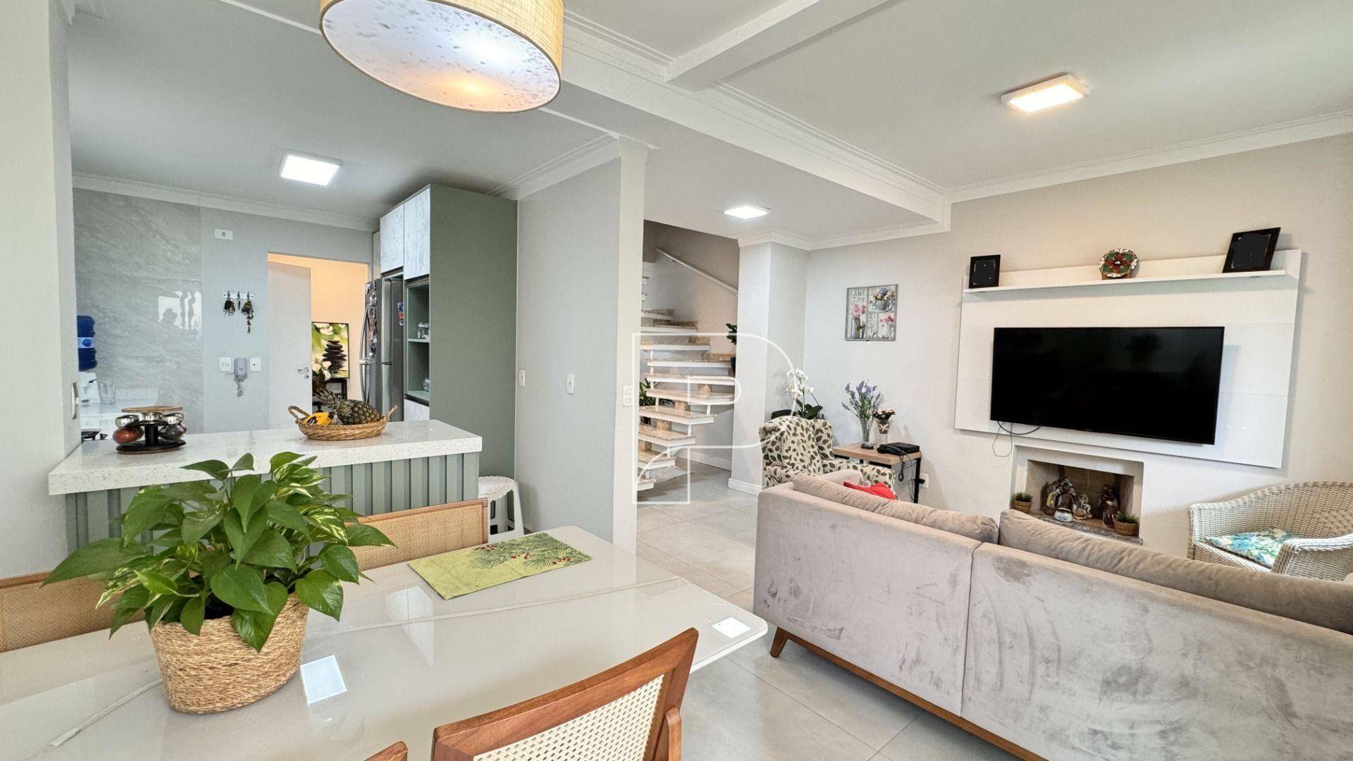 Casa de Condomínio para alugar com 3 quartos, 168m² - Foto 1