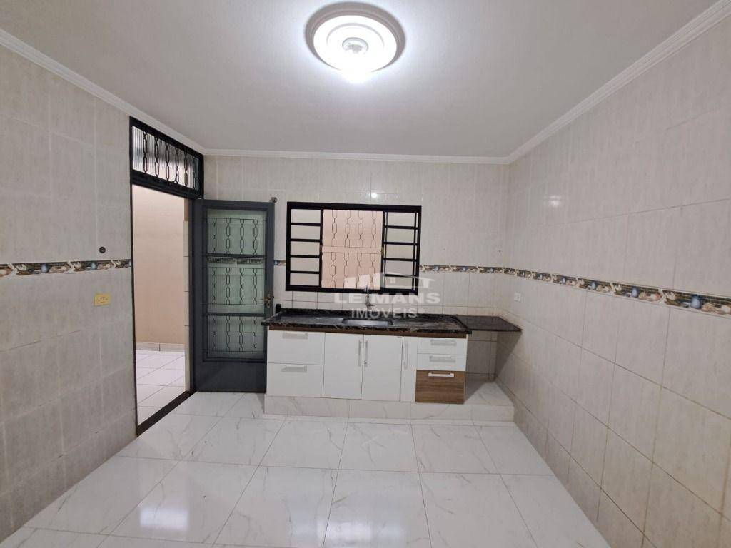 Casa à venda com 2 quartos, 110m² - Foto 4