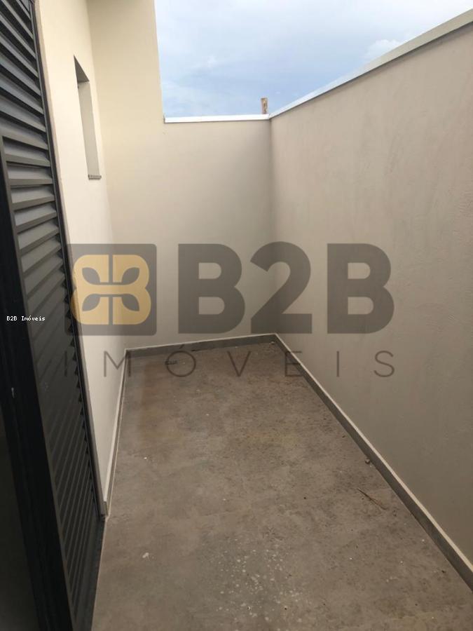 Casa à venda com 2 quartos, 125m² - Foto 9