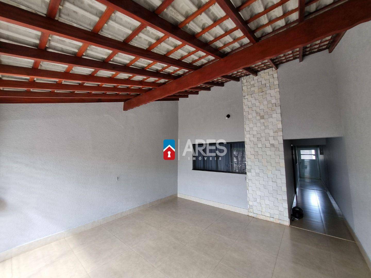 Casa à venda com 2 quartos, 100m² - Foto 1