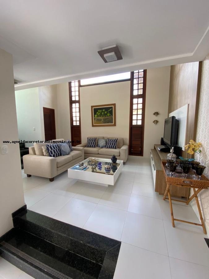 Casa de Condomínio à venda com 4 quartos, 360m² - Foto 1