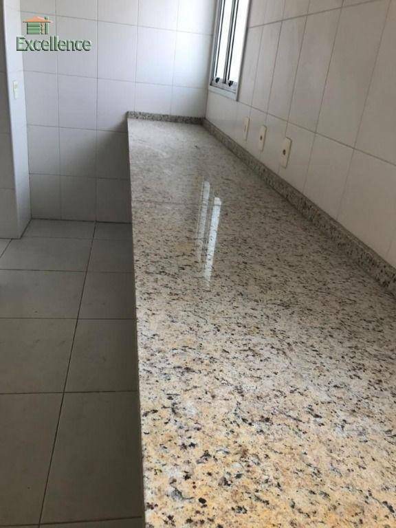 Apartamento à venda com 4 quartos, 213m² - Foto 4