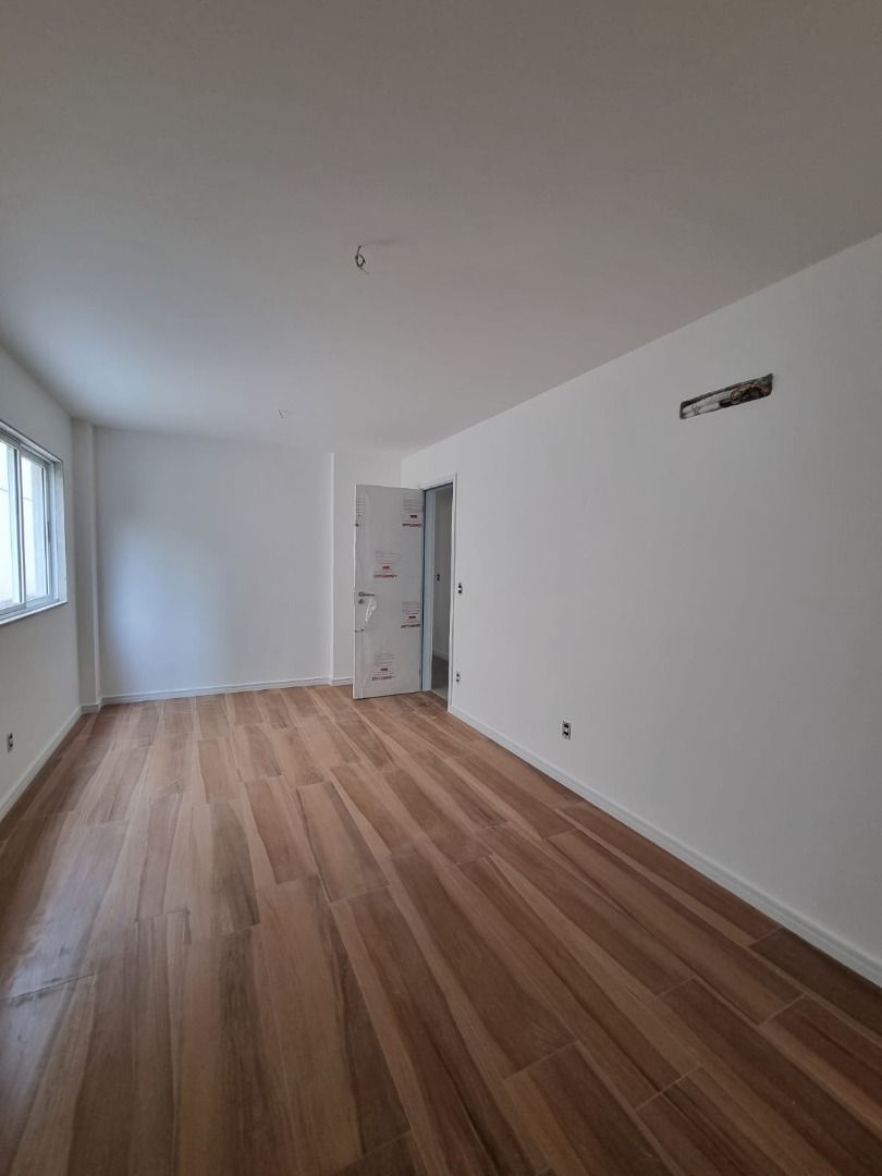 Apartamento à venda com 3 quartos, 100m² - Foto 5