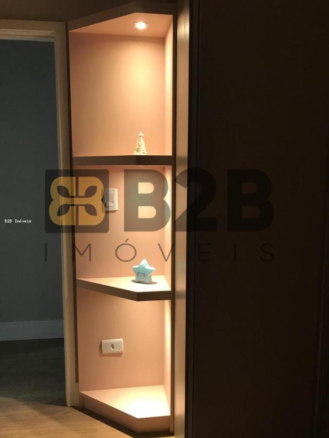 Apartamento à venda com 3 quartos, 81m² - Foto 28