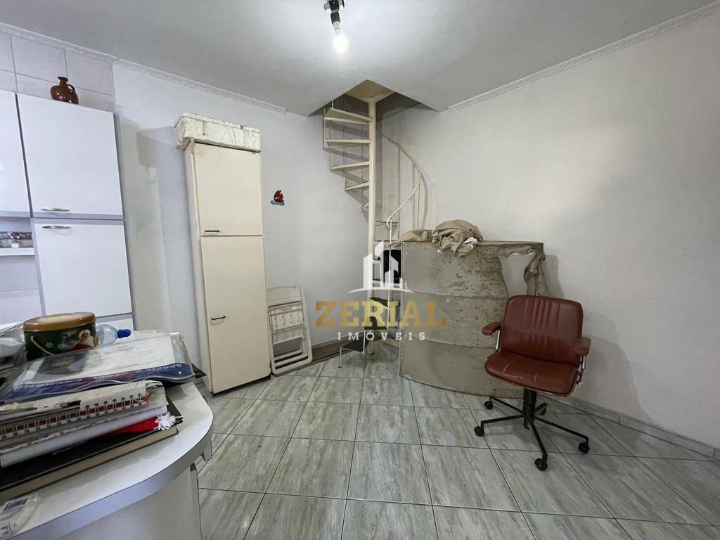 Casa à venda com 4 quartos, 200m² - Foto 11