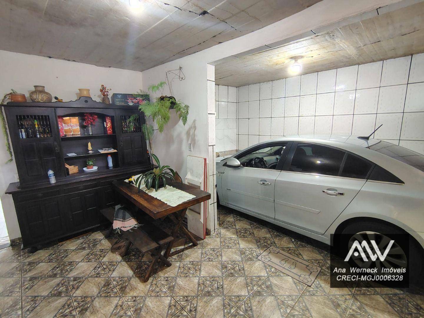 Casa à venda com 4 quartos, 200m² - Foto 2