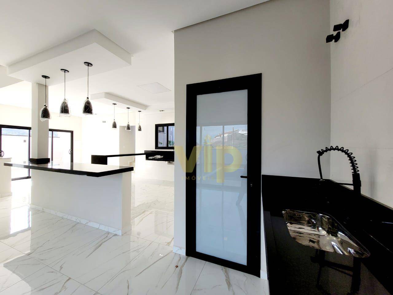 Casa à venda com 3 quartos, 220m² - Foto 11