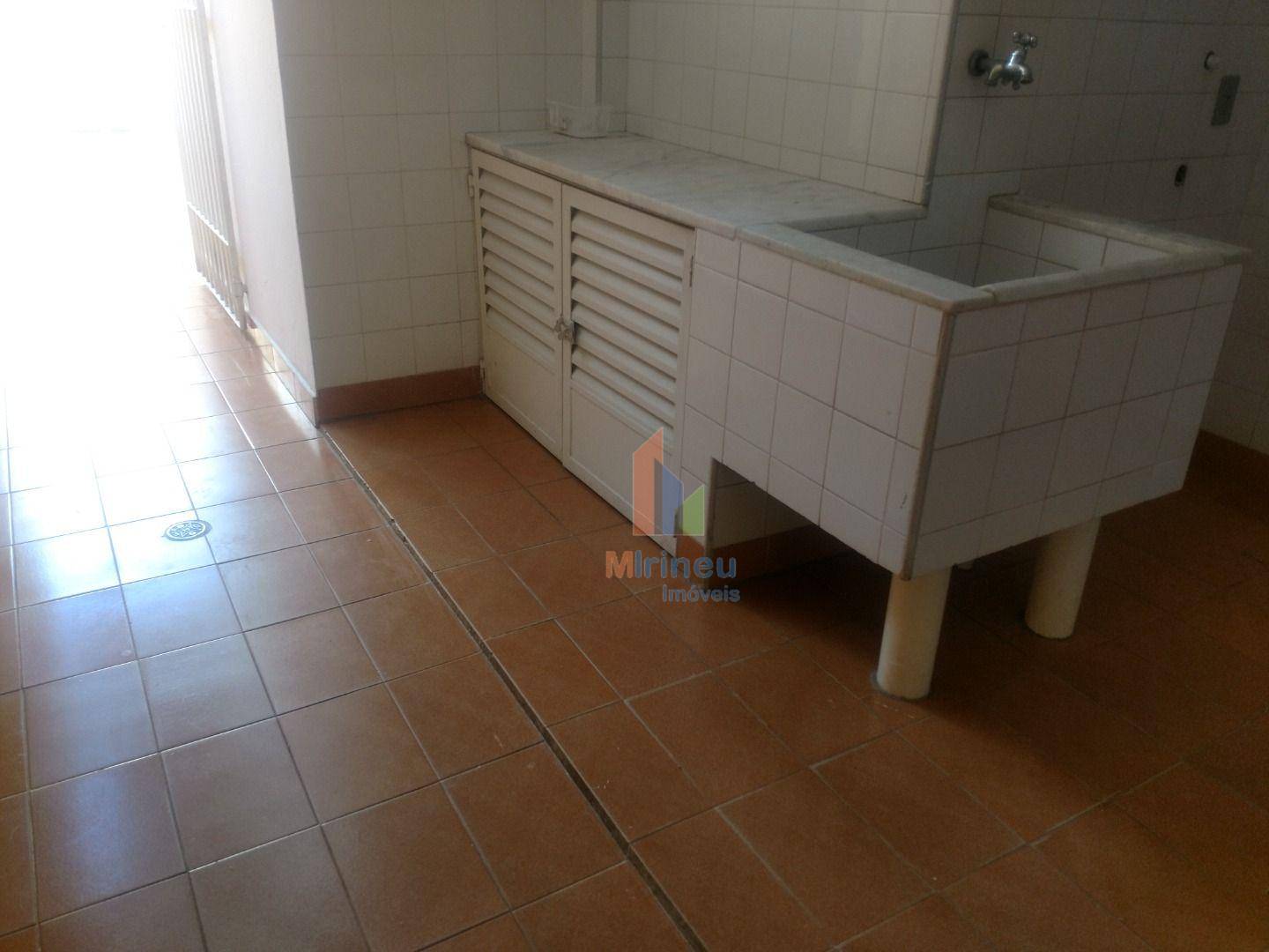 Casa à venda com 3 quartos, 200m² - Foto 21