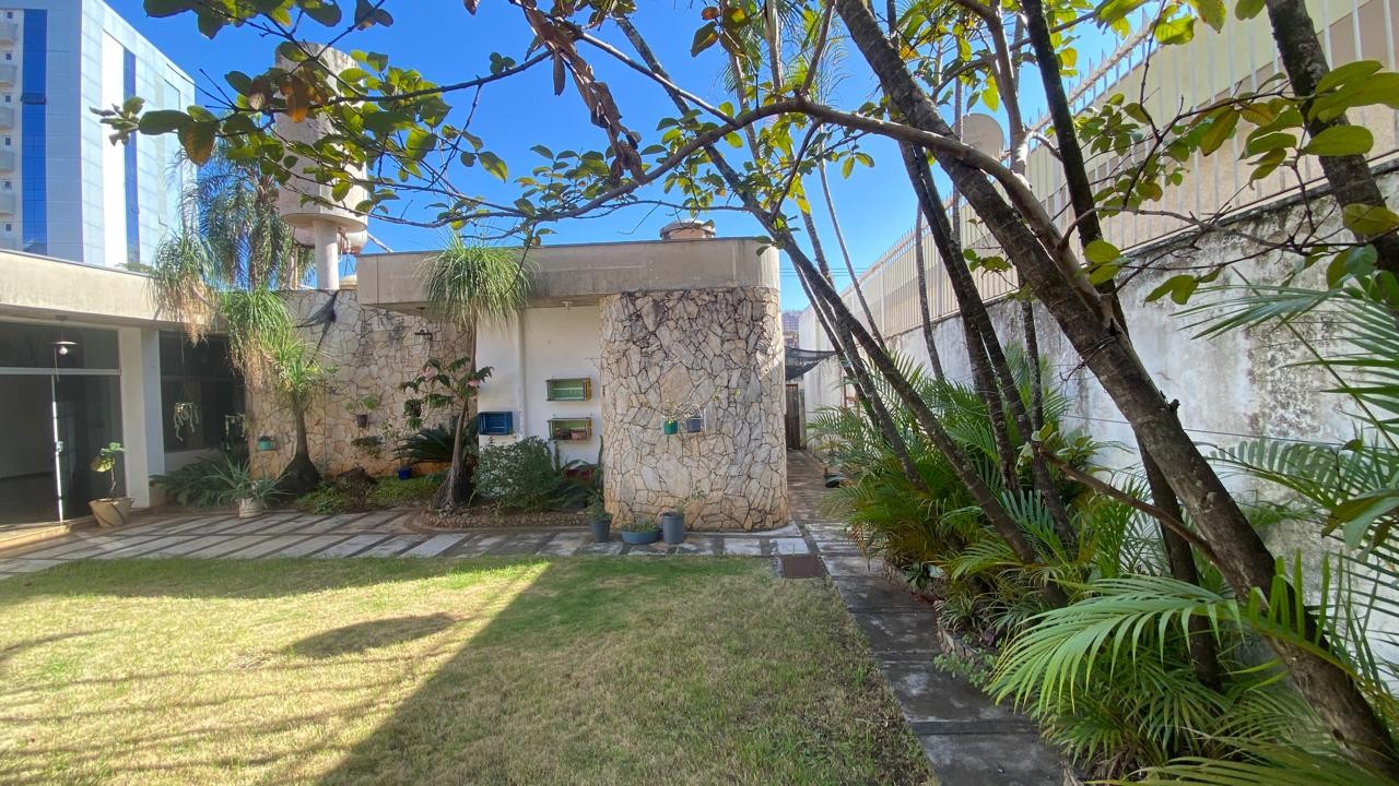 Casa para alugar com 4 quartos, 437m² - Foto 28