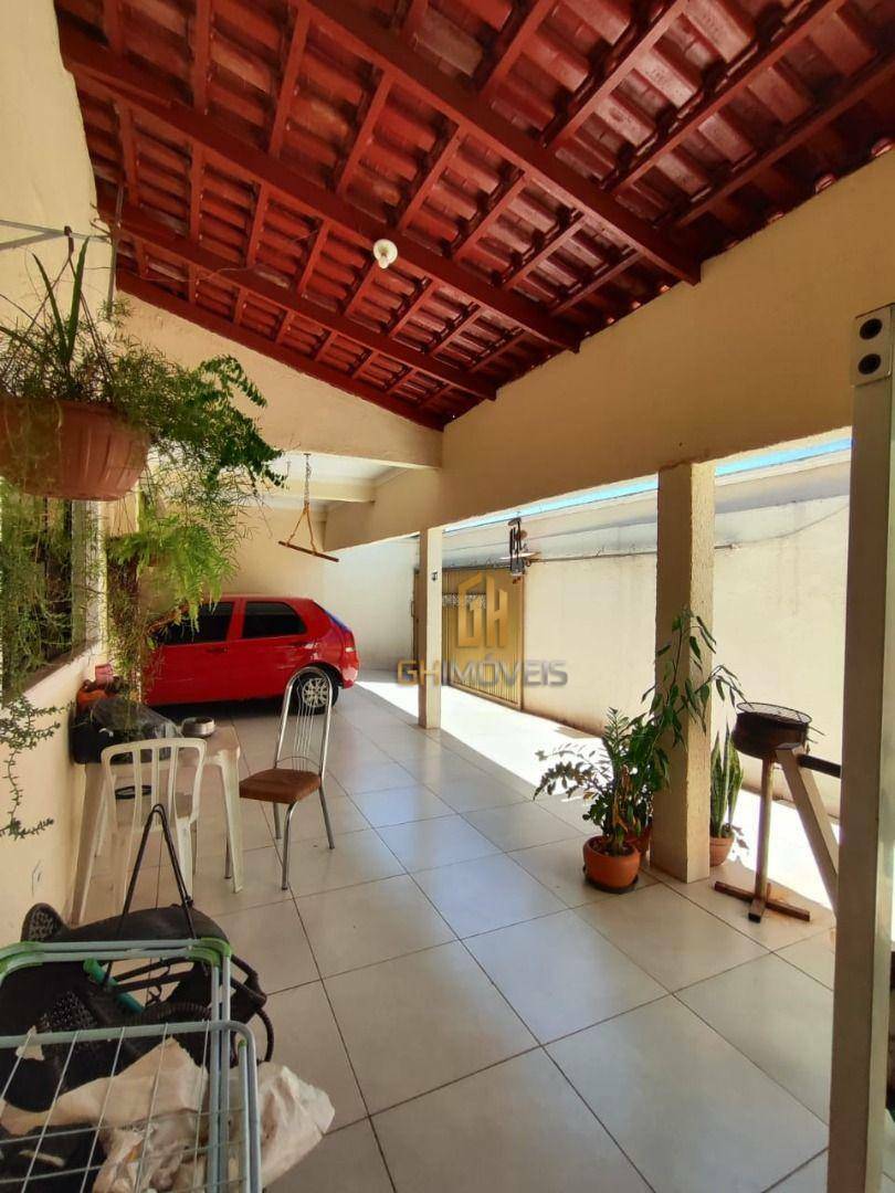 Casa à venda com 3 quartos, 180m² - Foto 3