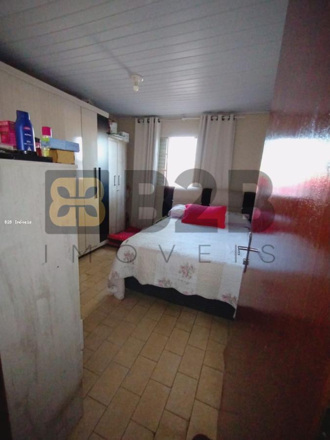 Casa à venda com 3 quartos, 200m² - Foto 6