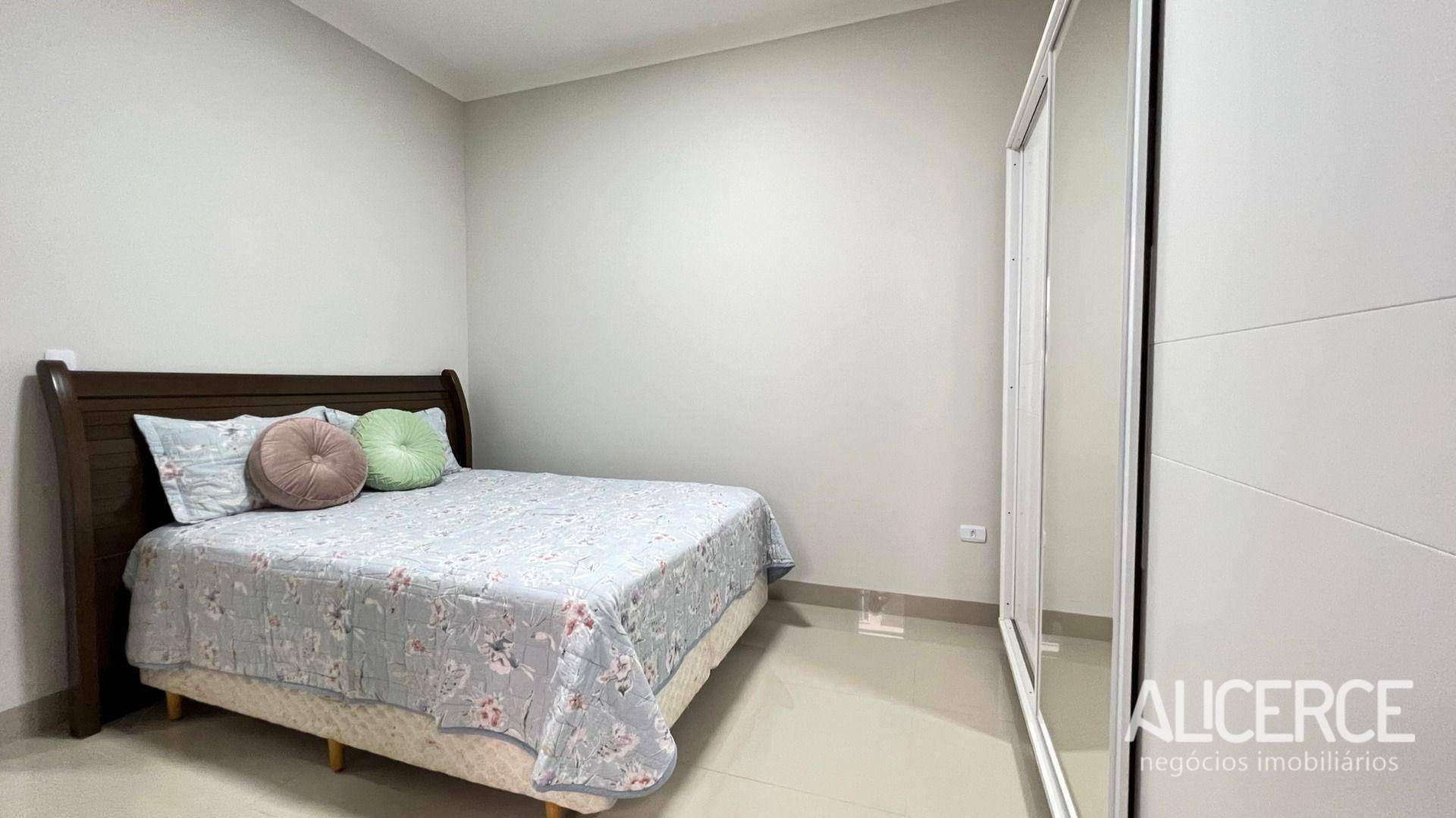 Casa à venda com 2 quartos, 120m² - Foto 33