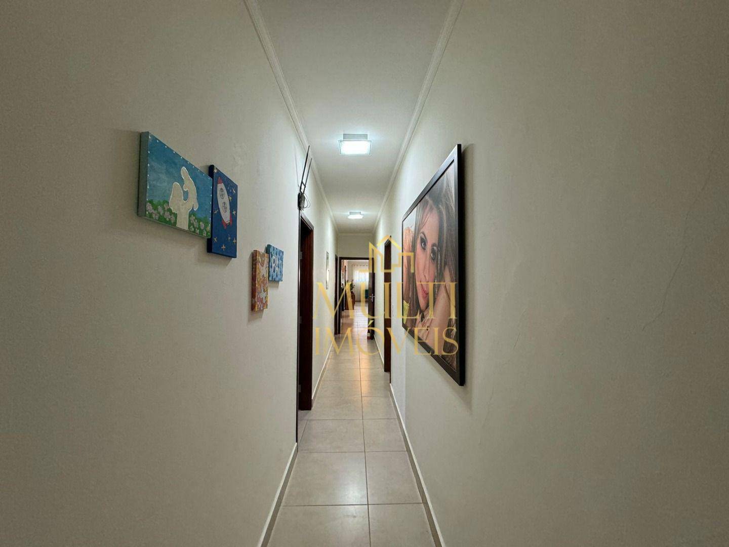 Casa à venda com 4 quartos, 300m² - Foto 5