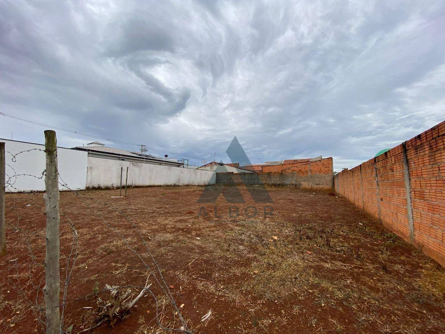 Terreno, 300 m² - Foto 1