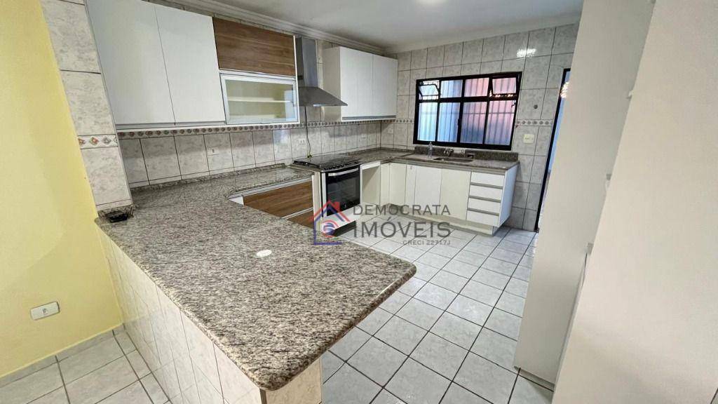 Sobrado à venda com 3 quartos, 181m² - Foto 4