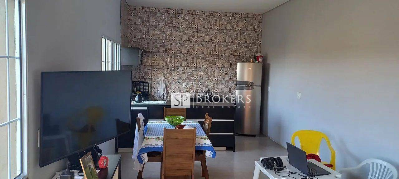 Casa à venda com 3 quartos, 278m² - Foto 2