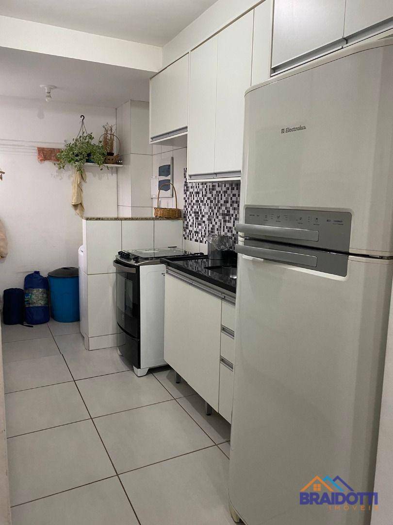 Apartamento à venda com 2 quartos, 58m² - Foto 3