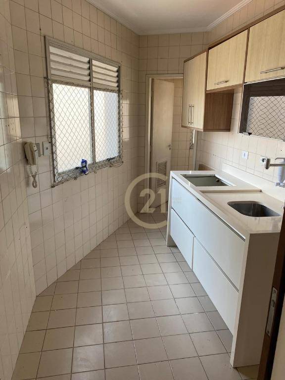 Apartamento para alugar com 2 quartos, 65m² - Foto 6