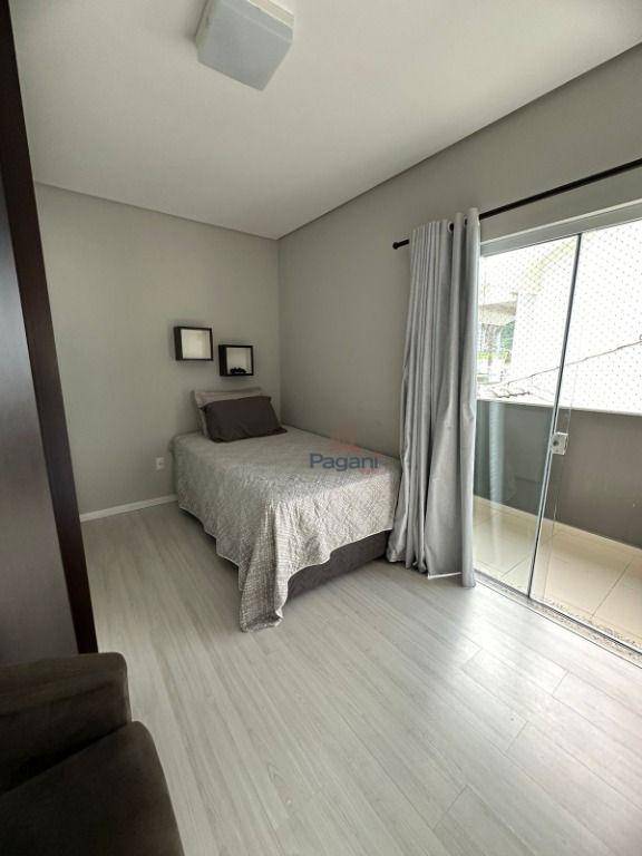 Casa à venda com 3 quartos, 240m² - Foto 7