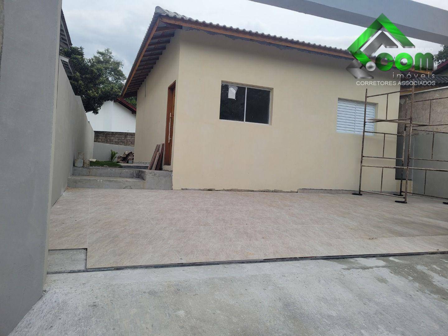 Casa à venda com 4 quartos, 95m² - Foto 2