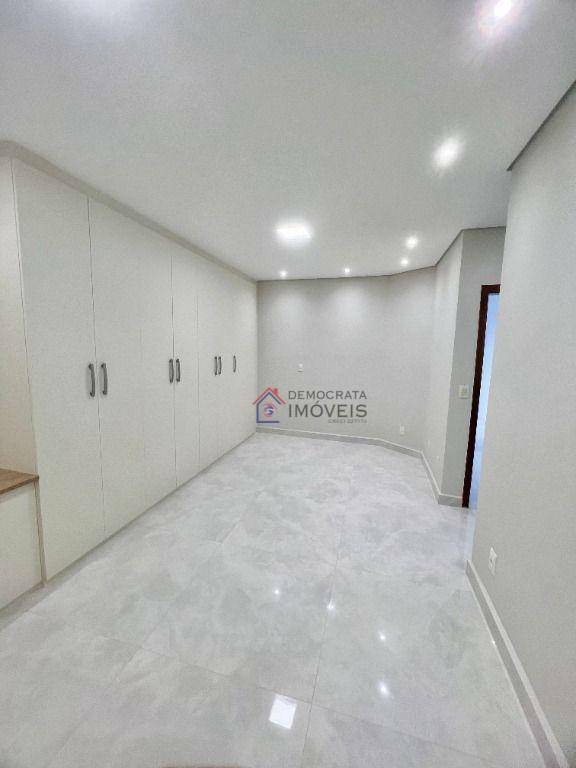 Sobrado à venda com 3 quartos, 210m² - Foto 33