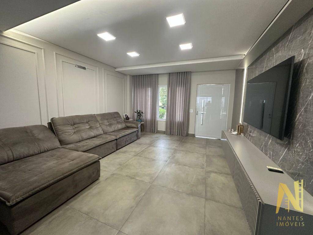 Casa de Condomínio à venda com 4 quartos, 290m² - Foto 2