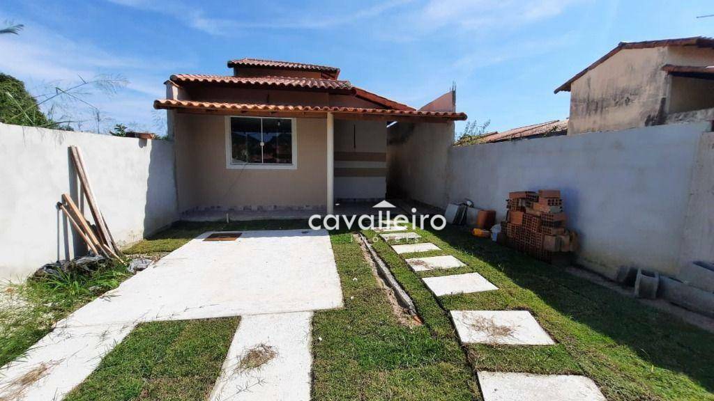 Casa à venda com 3 quartos, 96m² - Foto 1