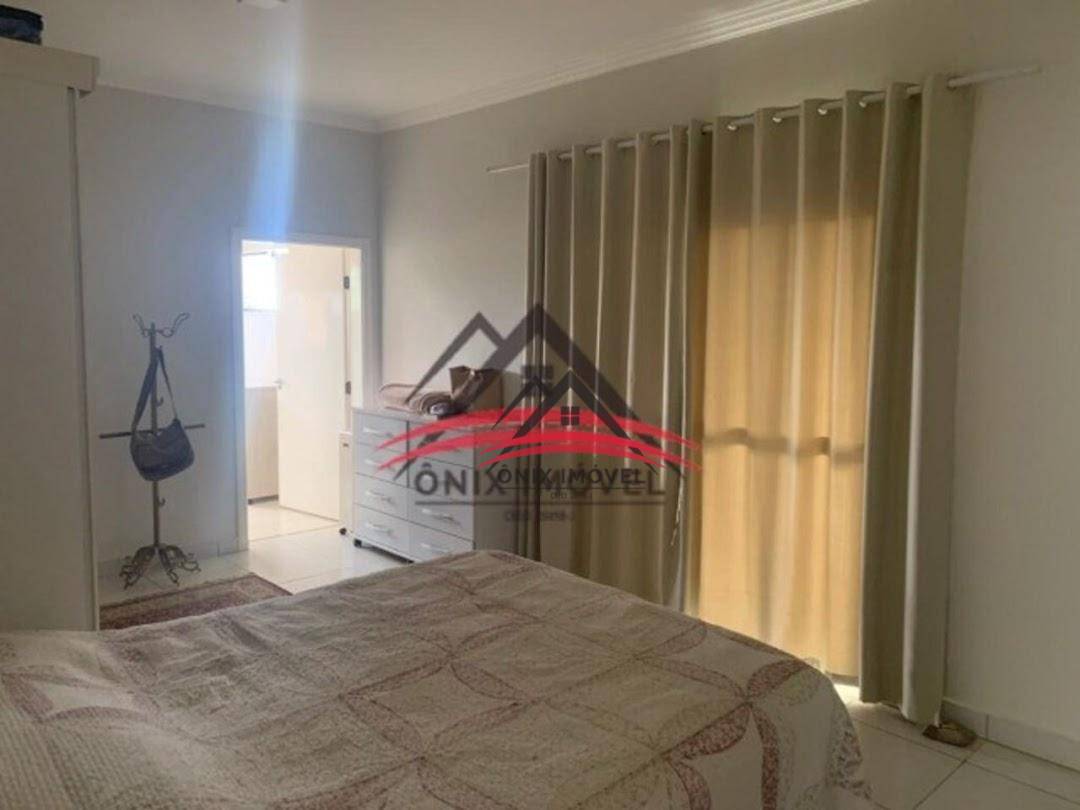 Casa à venda com 4 quartos, 300m² - Foto 9