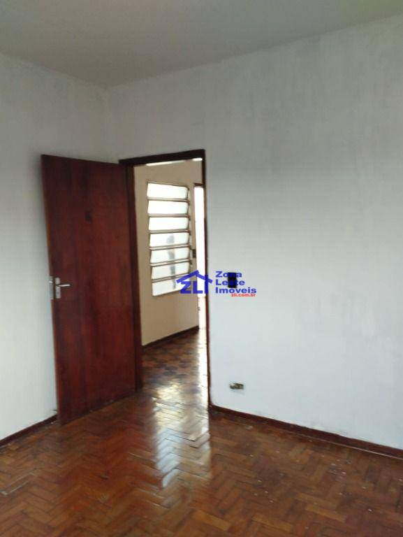 Casa para alugar com 2 quartos, 80m² - Foto 10