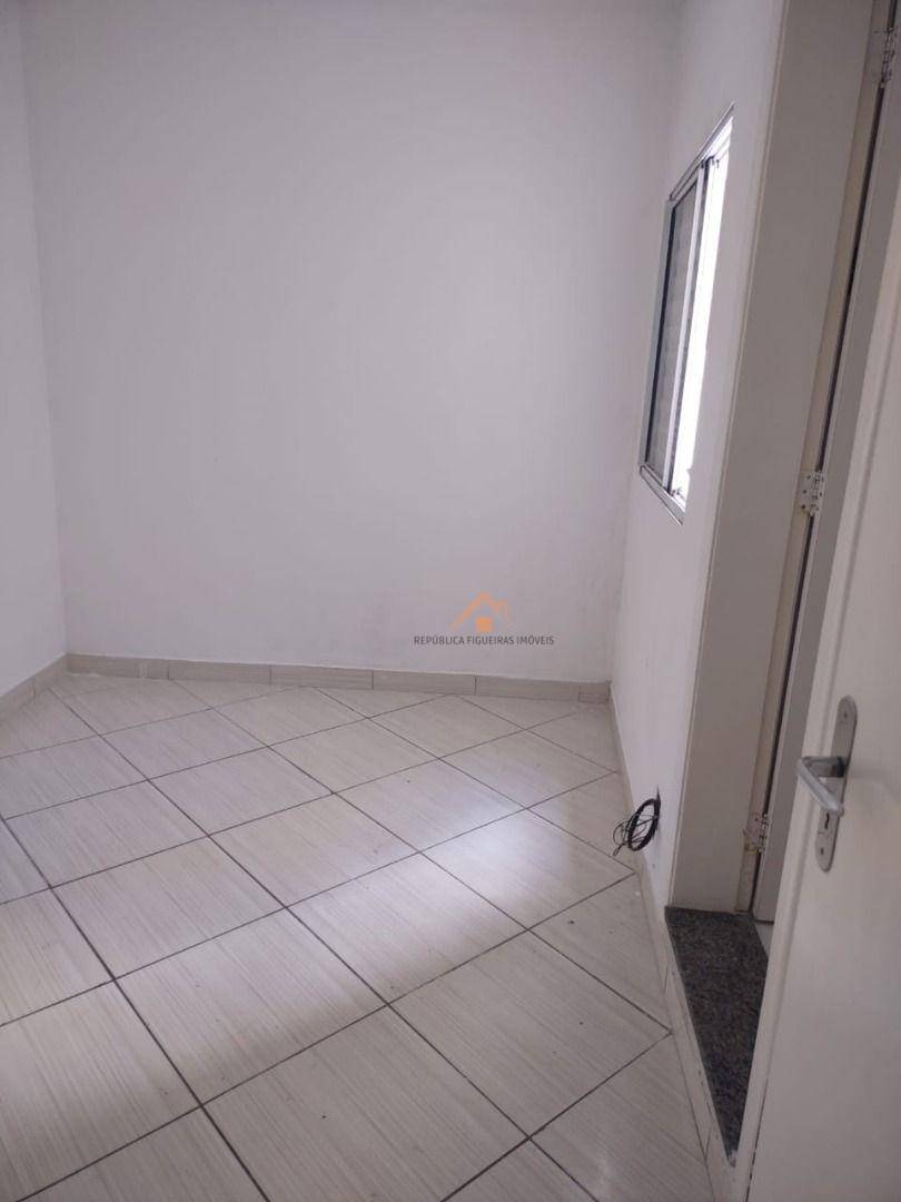 Casa para alugar com 2 quartos, 95m² - Foto 15