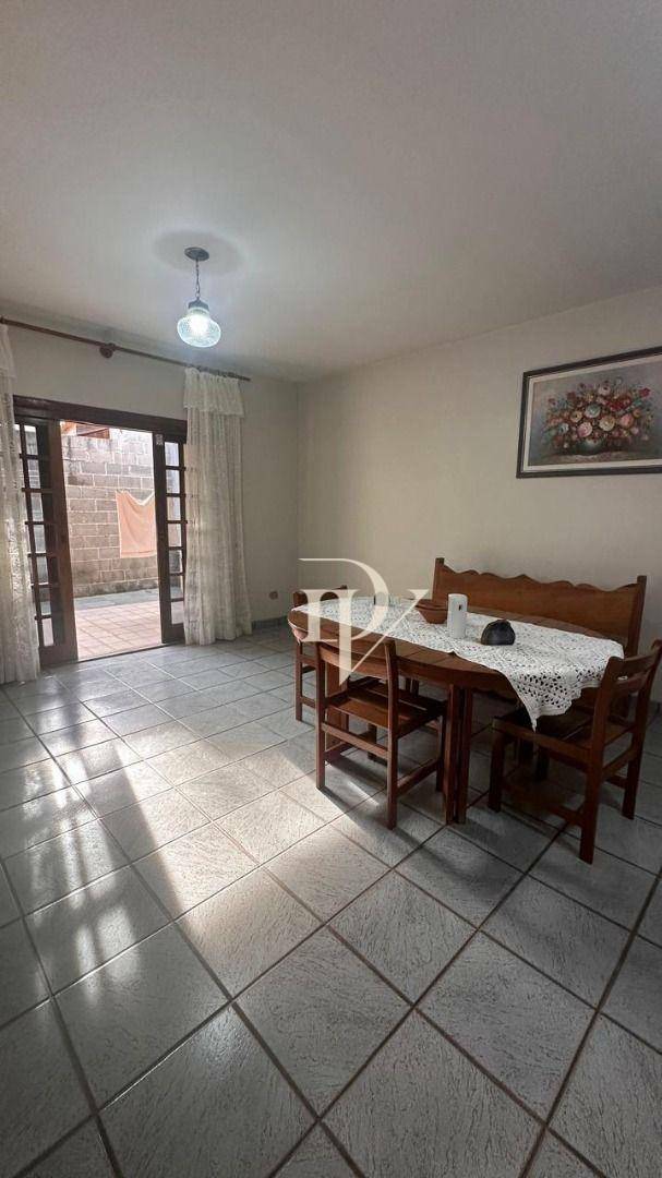 Casa à venda com 3 quartos, 258m² - Foto 6