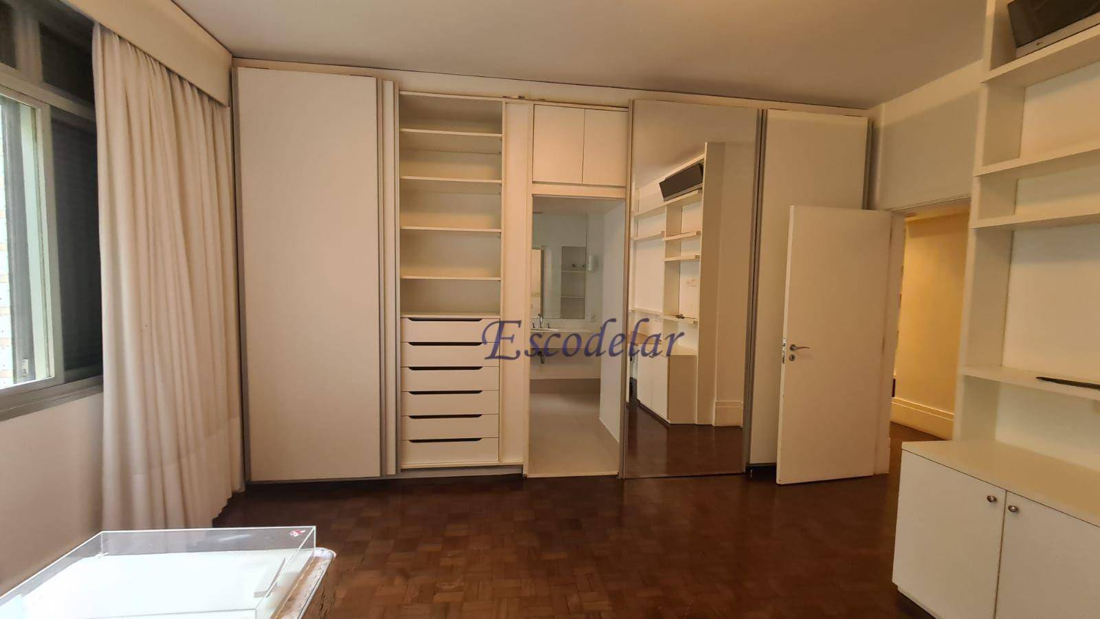 Apartamento para alugar com 3 quartos, 400m² - Foto 17