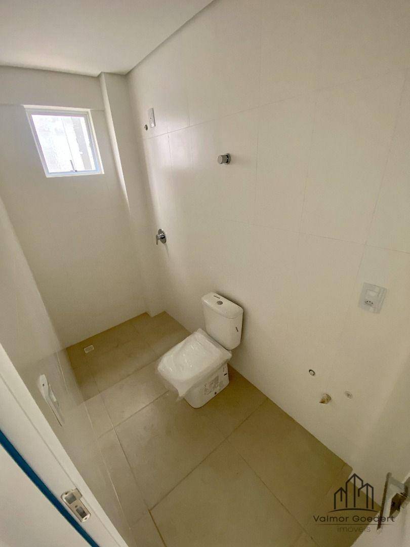 Apartamento para alugar com 3 quartos, 97m² - Foto 10